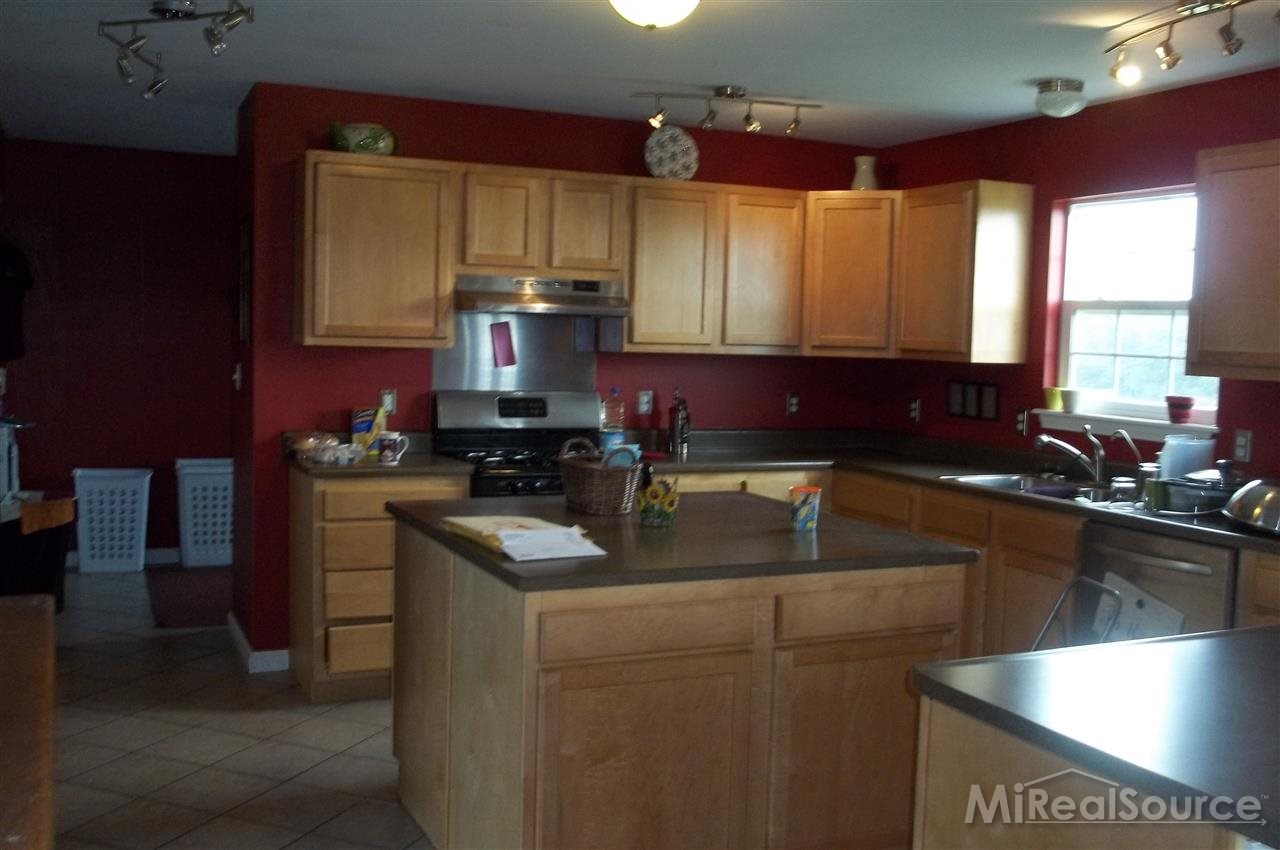 5593 Babcock Road Lexington, MI 48450 - Photo 7 of 15 31165222-6.JPG