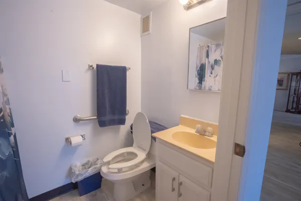 $112,000 | 3589 Covington Pike, Unit 201, Memphis, TN 38128