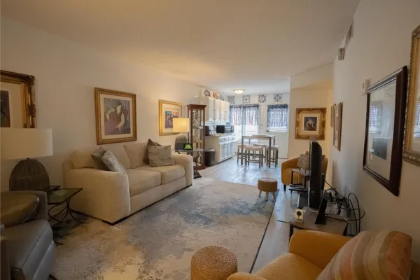 $112,000 | 3589 Covington Pike, Unit 201, Memphis, TN 38128