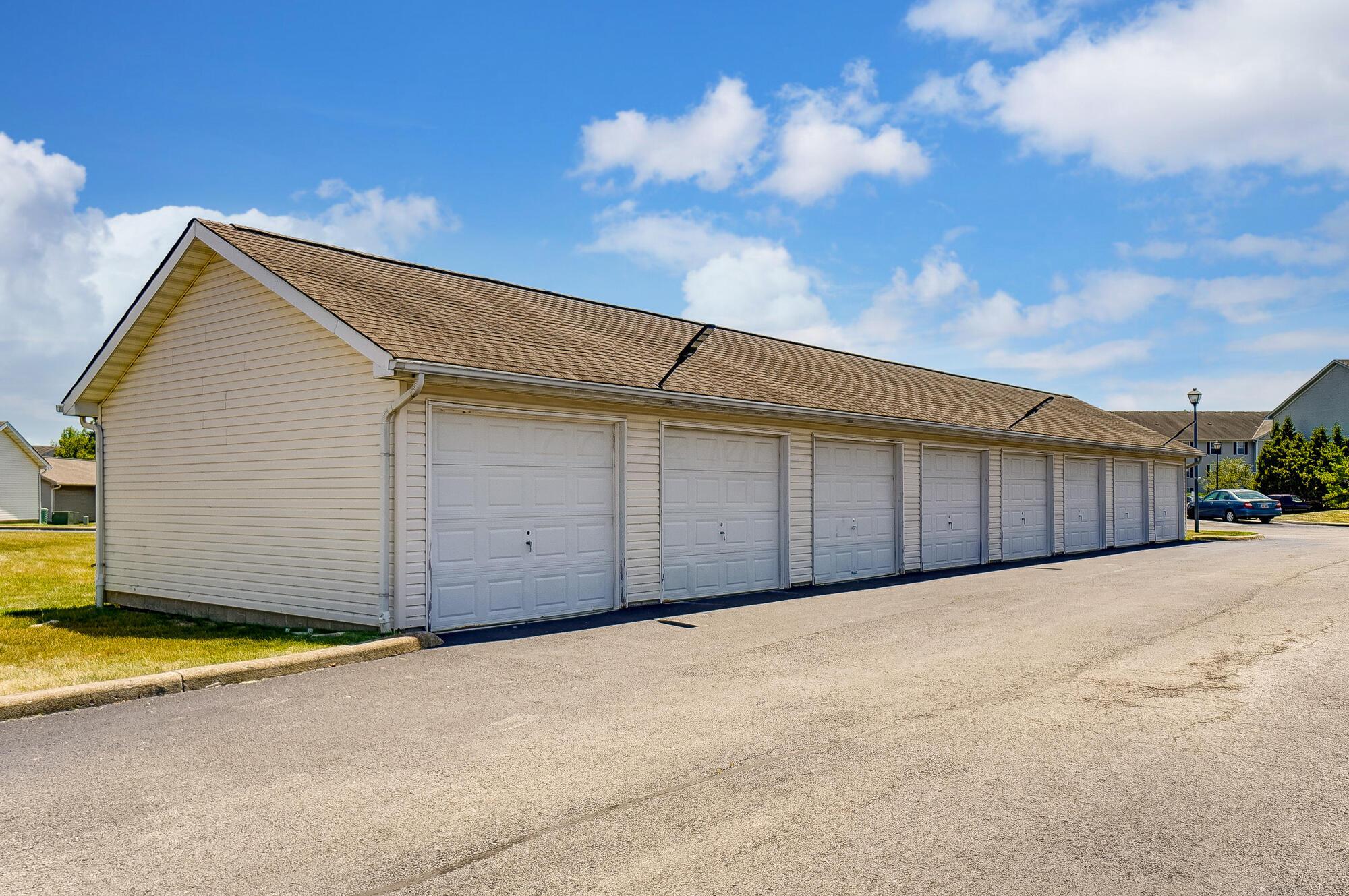 5536 Garden Ridge Columbus, OH 43228 - Photo 43 of 48 Garage