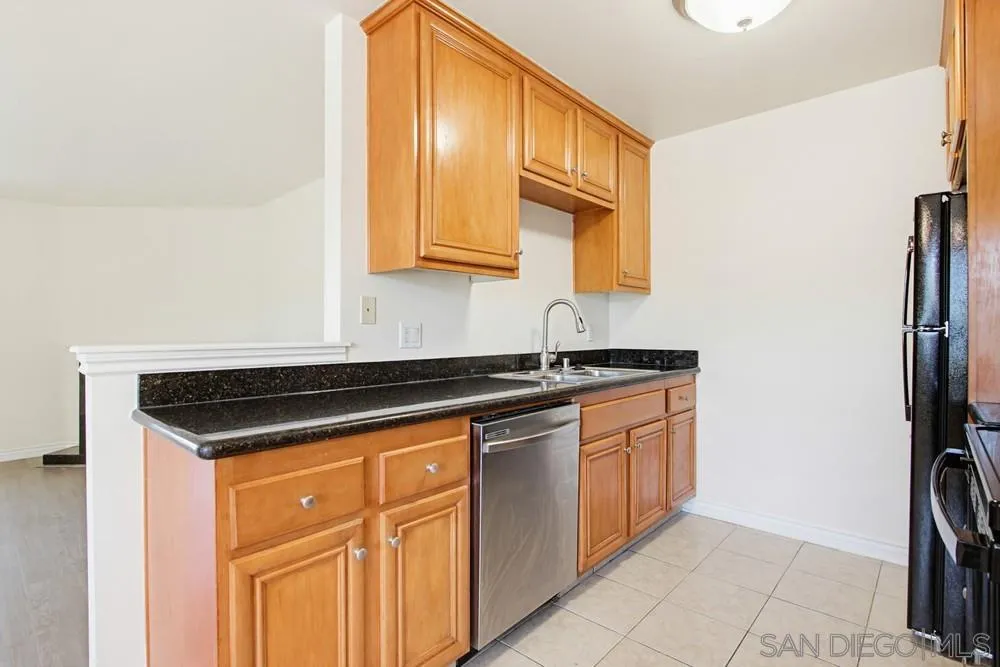 9939 Erma Road, Unit 103 San Diego, CA 92131 - Photo 14 of 40