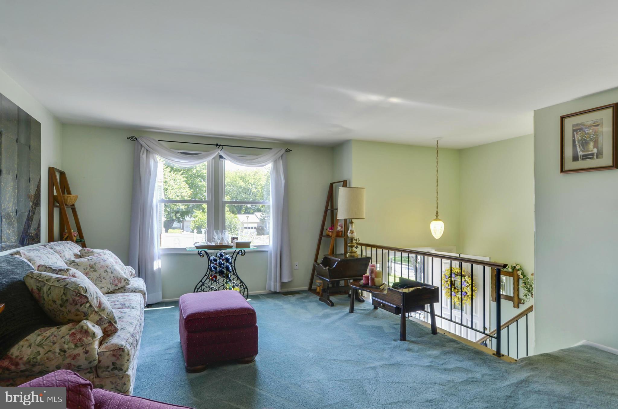 19236 Staleybridge Road Germantown, MD 20876 - Photo 14 of 30 Living Room