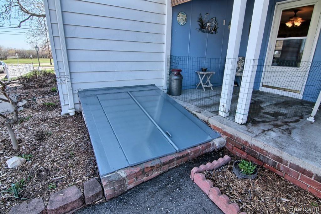 770 West Square Lake Road Troy, MI 48098 - Photo 28 of 30 Storm_Cellar.jpg