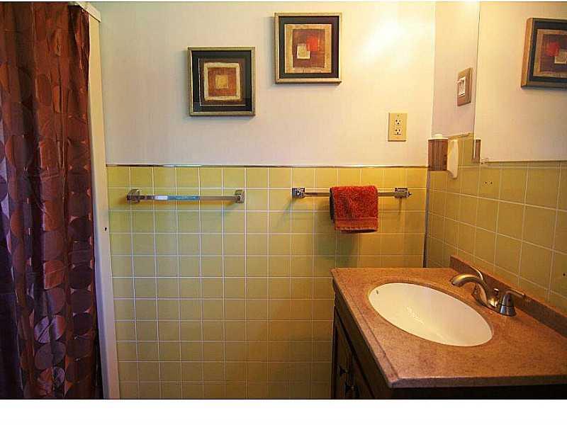 5 Fuller Road Augusta, ME 04330 - Photo 14 of 24 Bathroom.