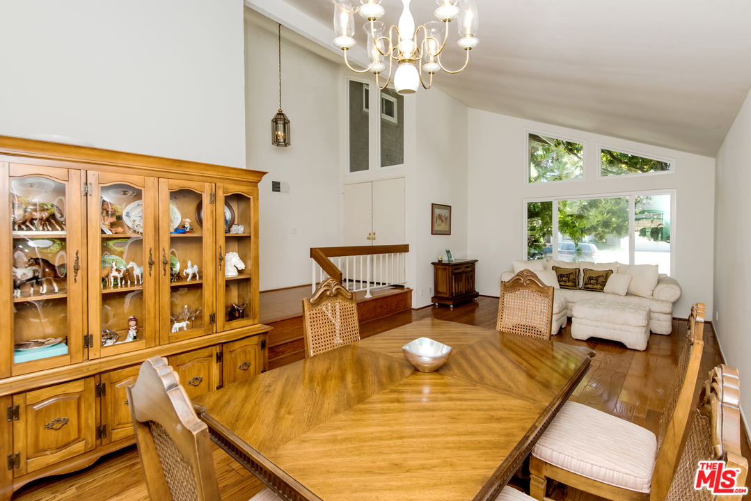 5533 Jon Dodson Drive Agoura Hills, CA 91301 - Photo 6 of 23 a living room with furniture