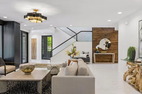 $2,650,000 | 45 Clay Cliffe Drive, Tonka Bay, MN 55331