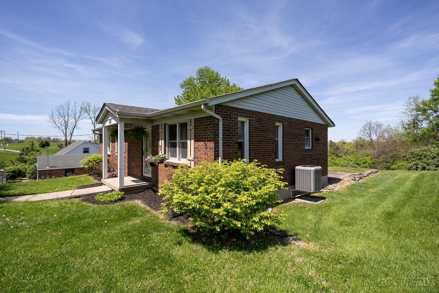 6428 Thompson Road Cincinnati, OH 45247 - Photo 5 of 62