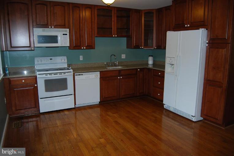 10433 Sweepstakes Road Damascus, MD 20872 - Photo 5 of 15 Kitchen