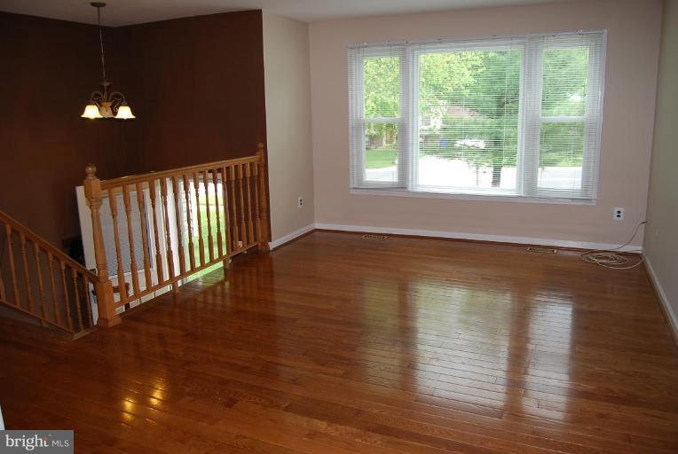 10433 Sweepstakes Road Damascus, MD 20872 - Photo 8 of 15 Living Room #2