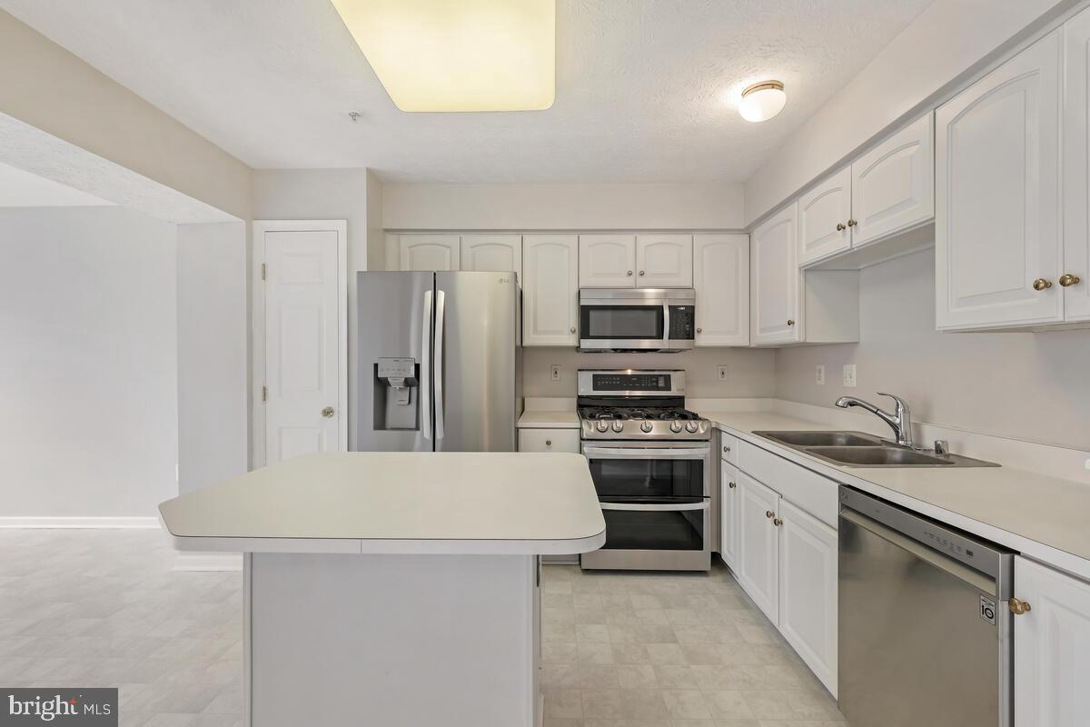 5032 Finsbury Road Rosedale, MD 21237 - Photo 13 of 40 Upgraded Stainless-Steel Appliances