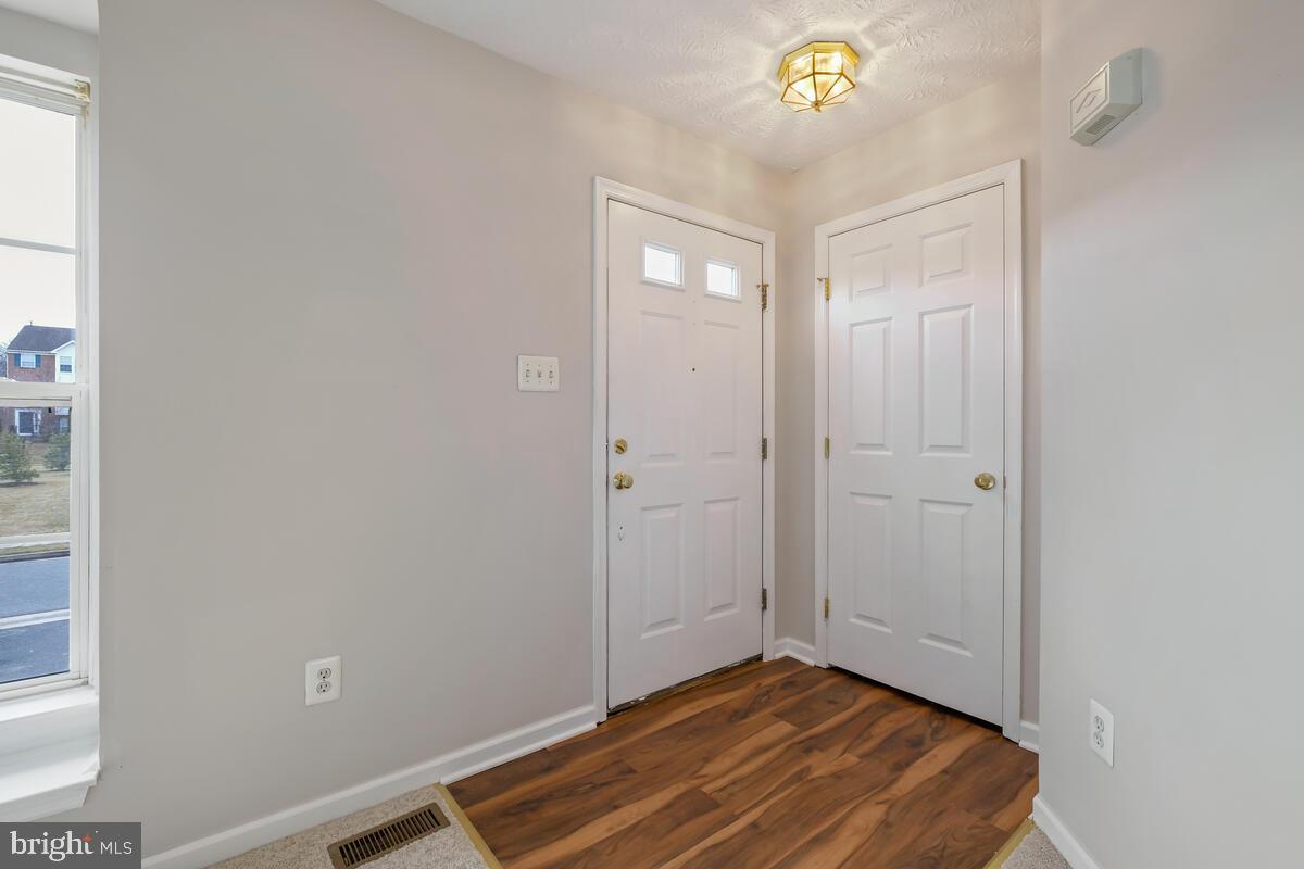 5032 Finsbury Road Rosedale, MD 21237 - Photo 4 of 40 Foyer