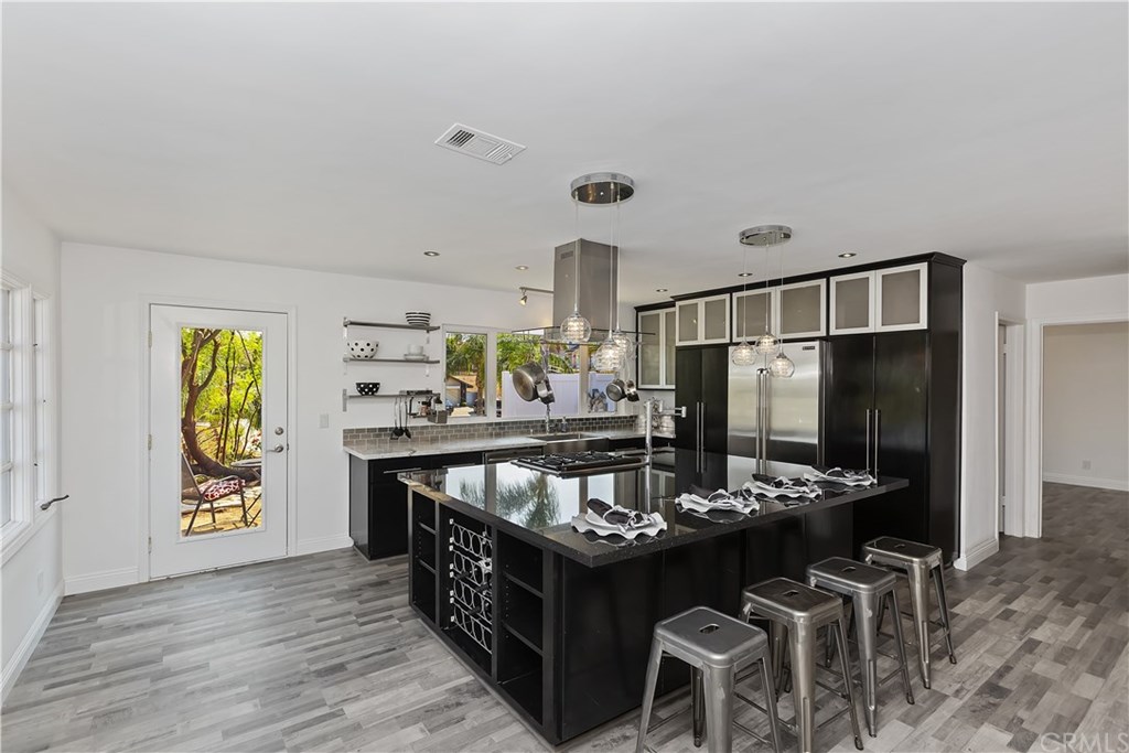 14180 Laurel Drive Riverside, CA 92503 - Photo 11 of 43 Gallery Image 11