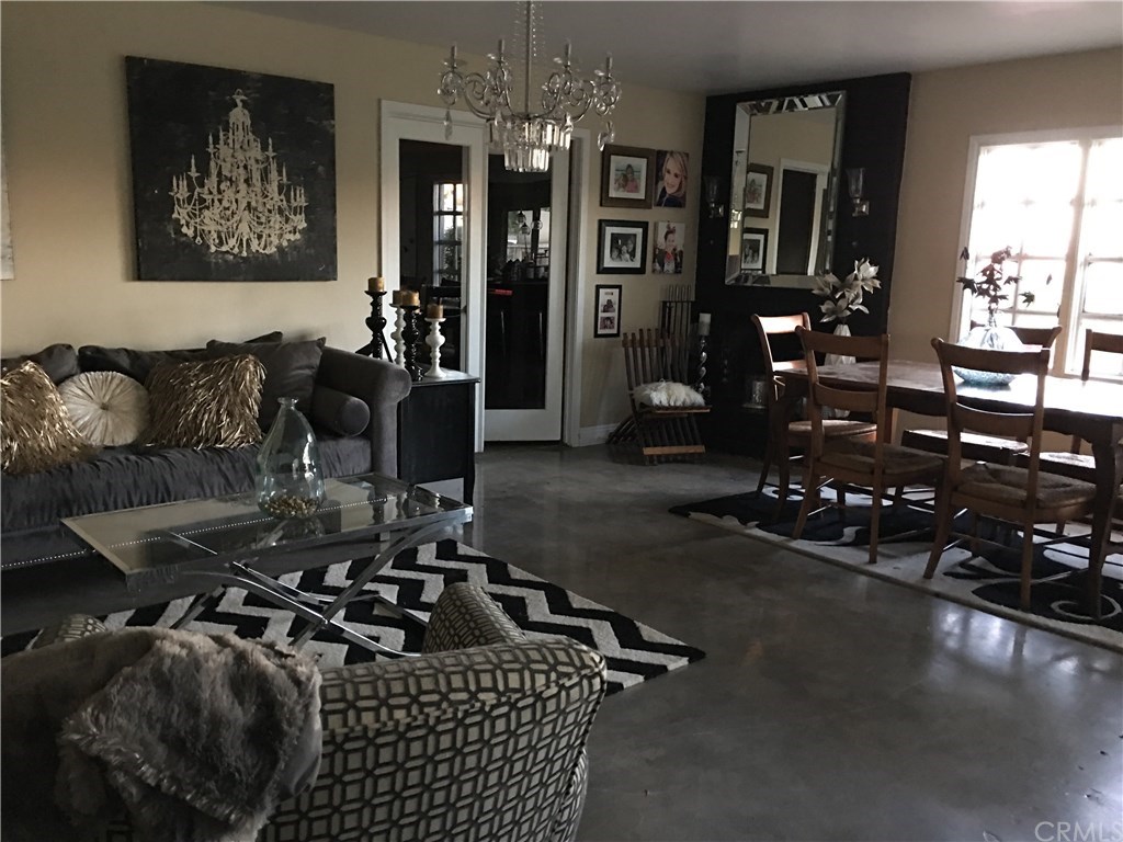 14180 Laurel Drive Riverside, CA 92503 - Photo 3 of 43 Gallery Image 3