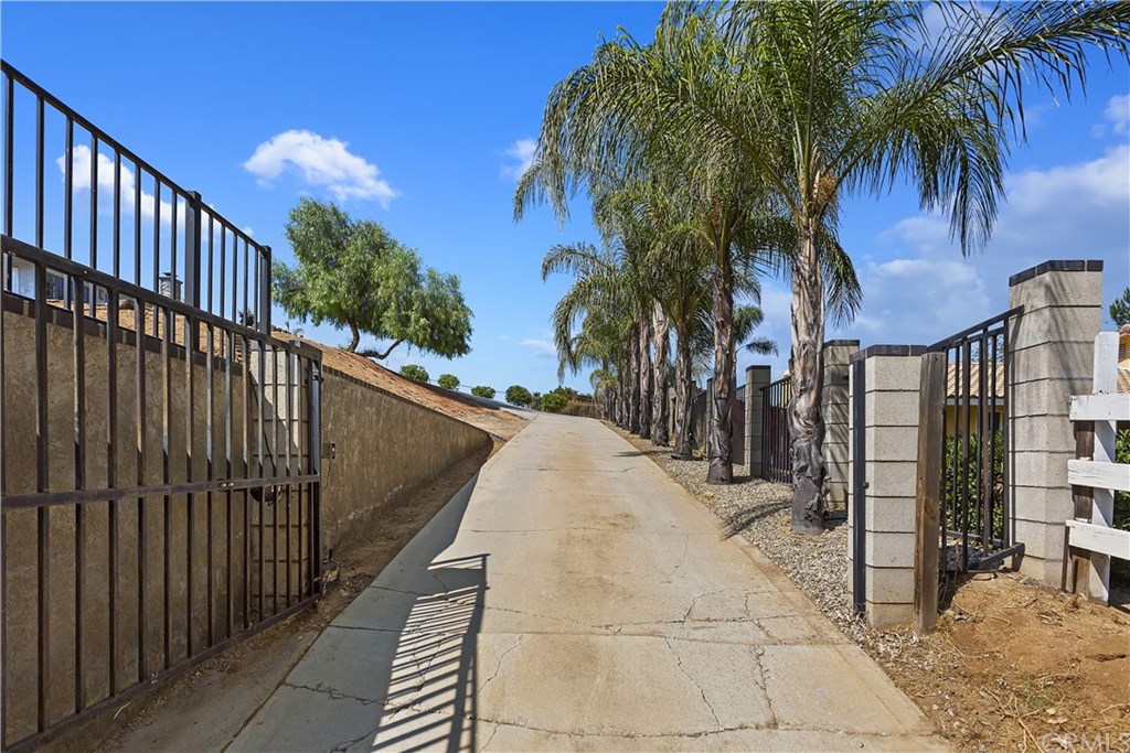 14180 Laurel Drive Riverside, CA 92503 - Photo 35 of 43 Gallery Image 35