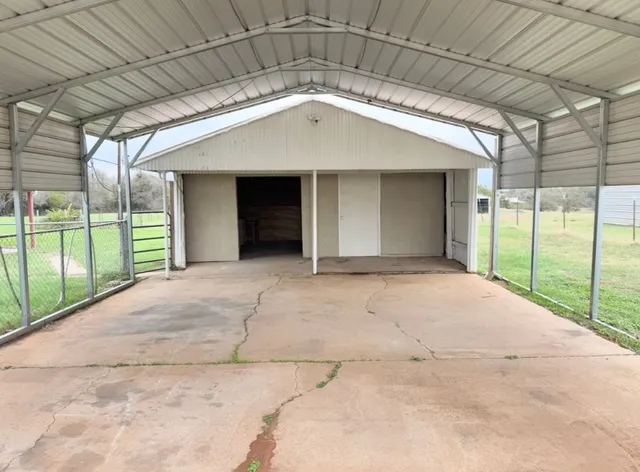 $1,900 | 110 Marek Road, Elgin, TX 78621