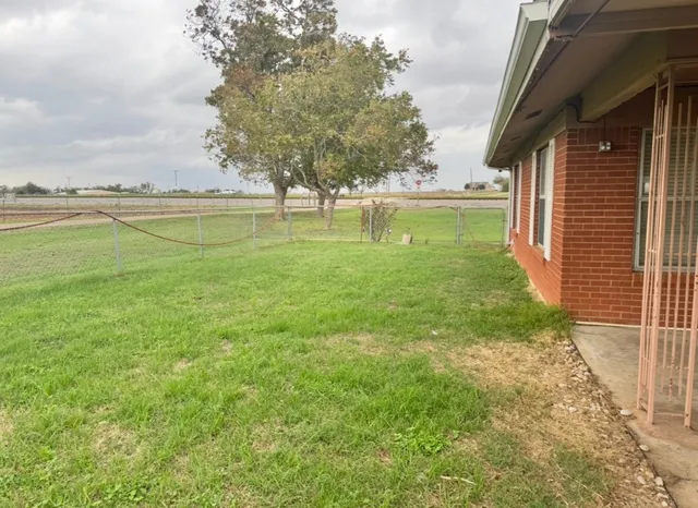 $1,900 | 110 Marek Road, Elgin, TX 78621