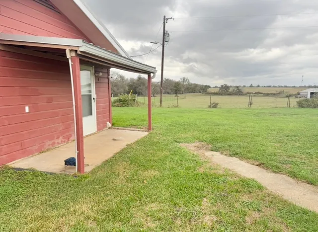 $1,900 | 110 Marek Road, Elgin, TX 78621