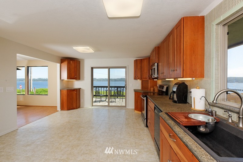 717 North Holbrook Road Coupeville, WA 98239 - Photo 11 of 14 Gallery Image 11