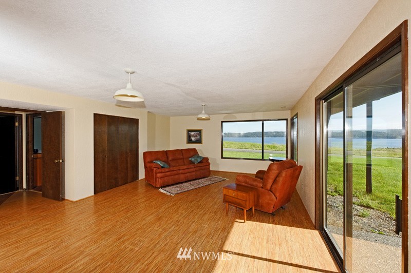 717 North Holbrook Road Coupeville, WA 98239 - Photo 9 of 14 Gallery Image 9
