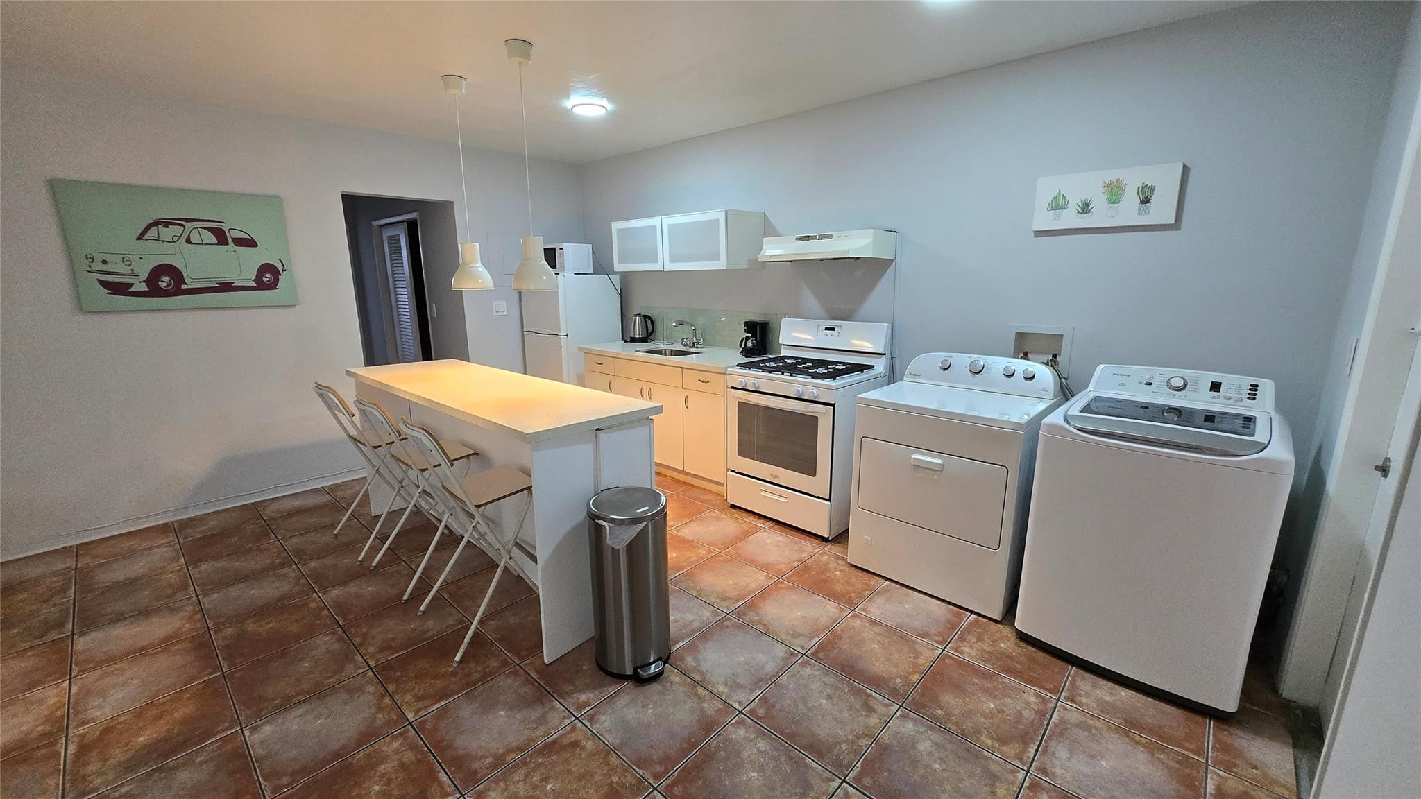 7725 Harding Avenue, Unit 2 Miami Beach, FL 33141 - Photo 2 of 13 Photo 2