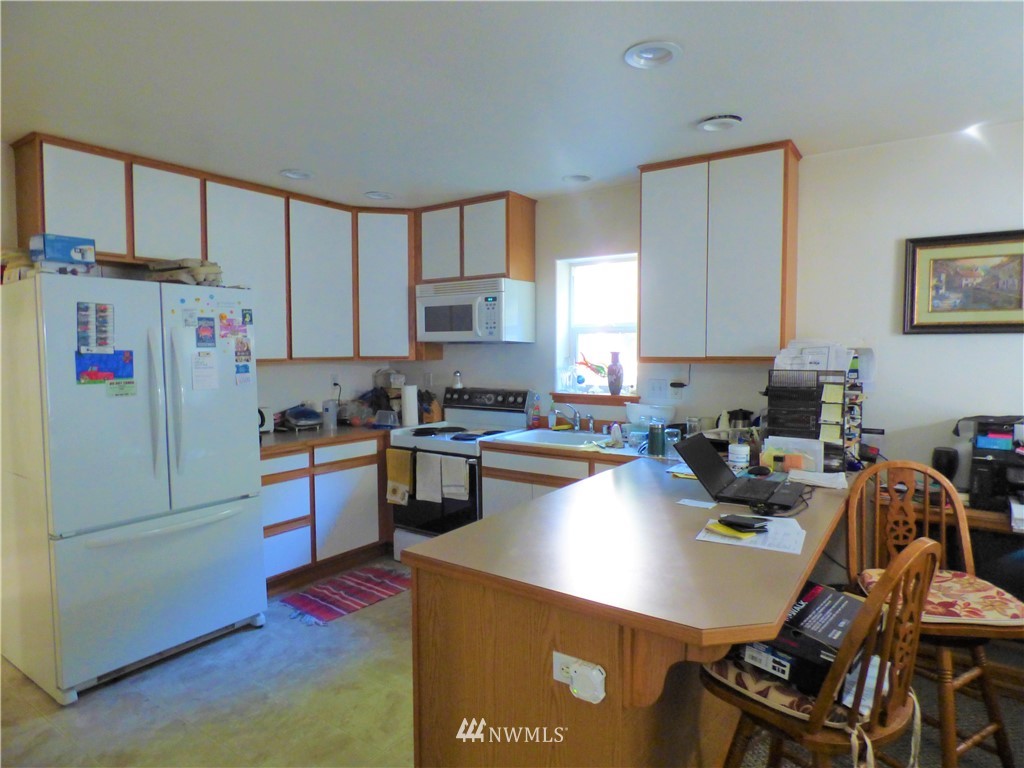 550 East Mountain View Road Camano Island, WA 98282 - Photo 4 of 24 Gallery Image 4