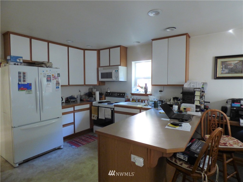 550 East Mountain View Road Camano Island, WA 98282 - Photo 6 of 24 Gallery Image 6