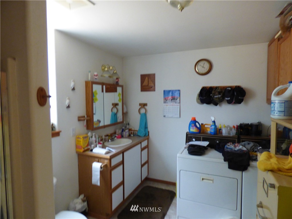 550 East Mountain View Road Camano Island, WA 98282 - Photo 8 of 24 Gallery Image 8