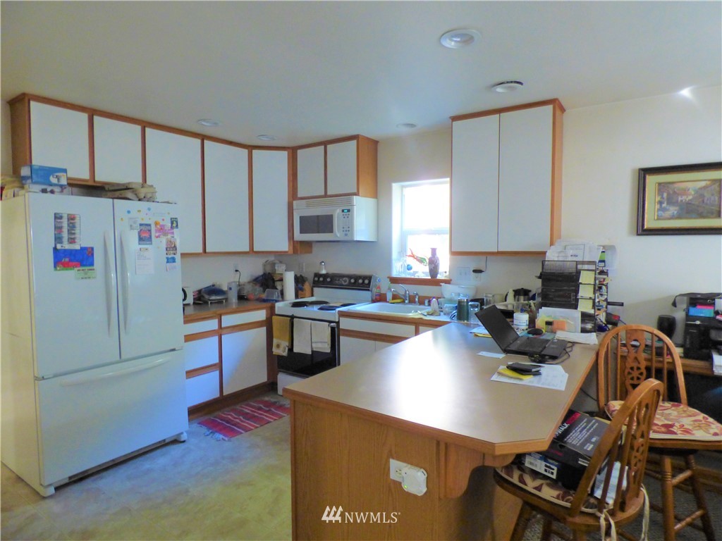 550 East Mountain View Road Camano Island, WA 98282 - Photo 9 of 24 Gallery Image 9