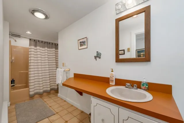 $3,000 | 487 Forest Road, Wolfeboro, NH 03894