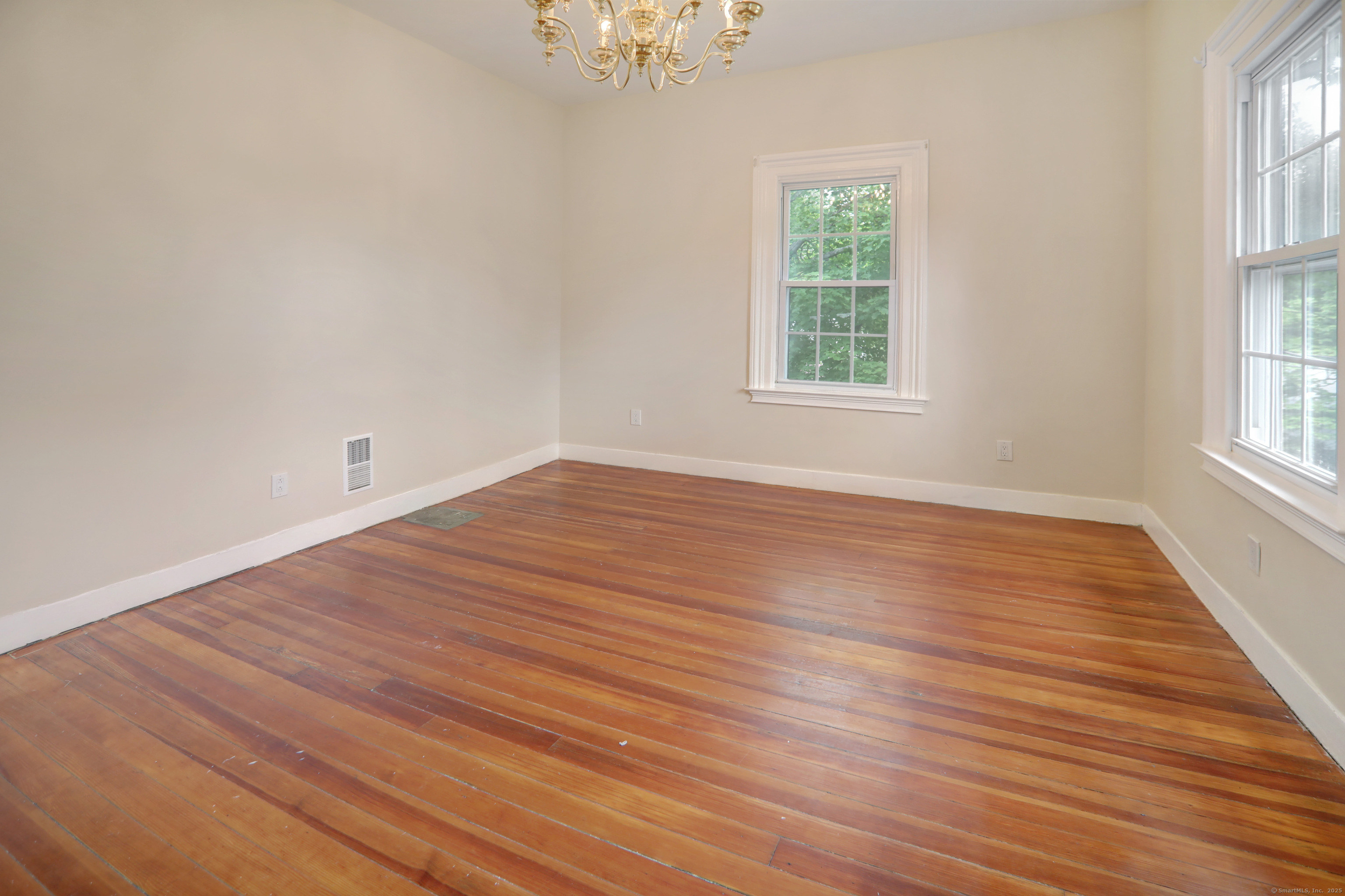 130 Murlyn Road Hamden, CT 06518 - Photo 16 of 40