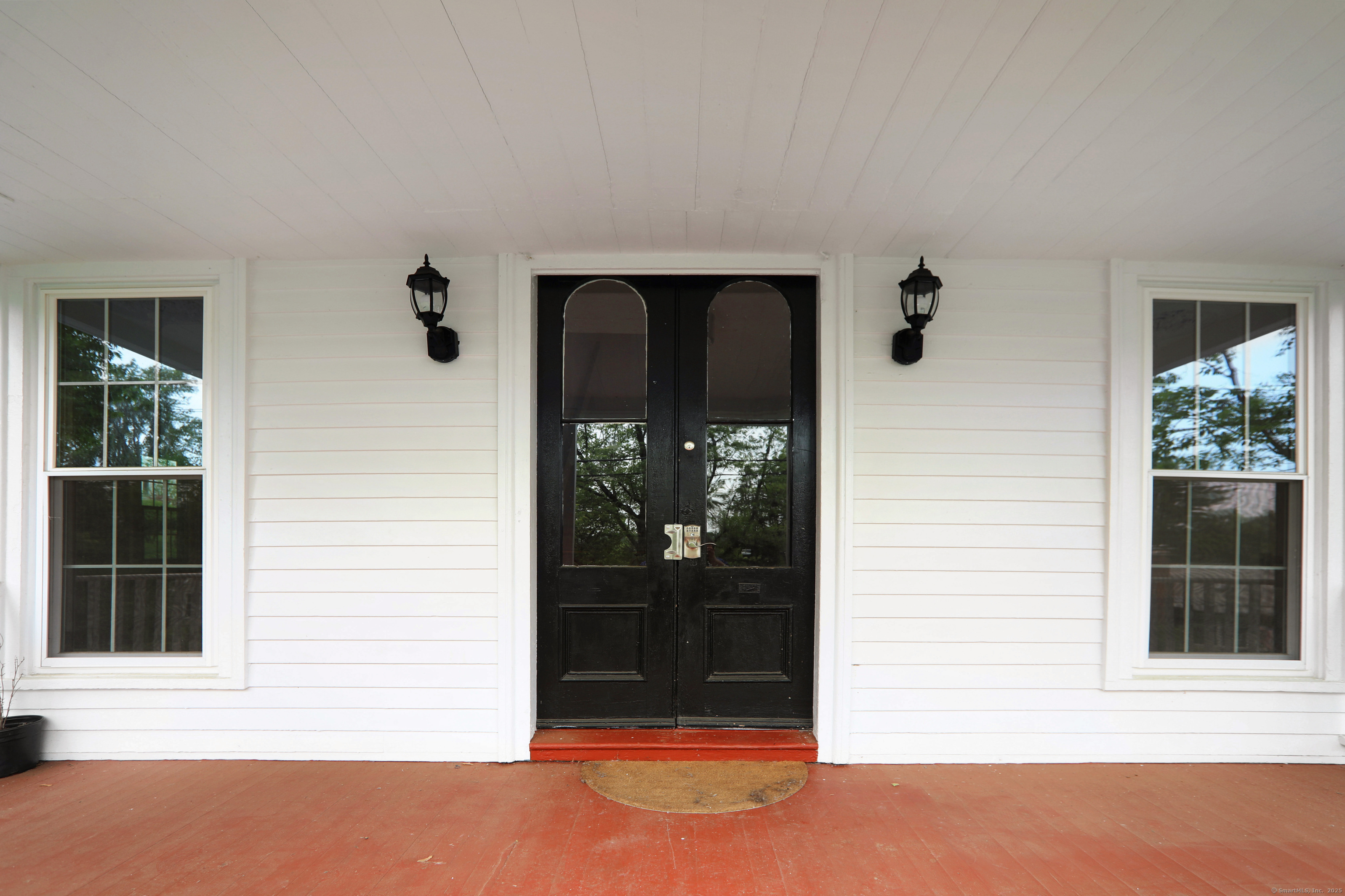 130 Murlyn Road Hamden, CT 06518 - Photo 2 of 40