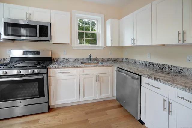 $780,000 | 130 Murlyn Road, Hamden, CT 06518