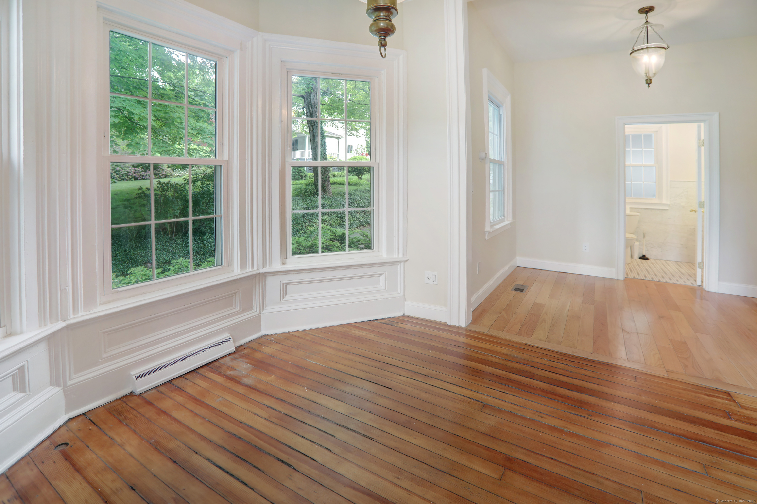 130 Murlyn Road Hamden, CT 06518 - Photo 8 of 40