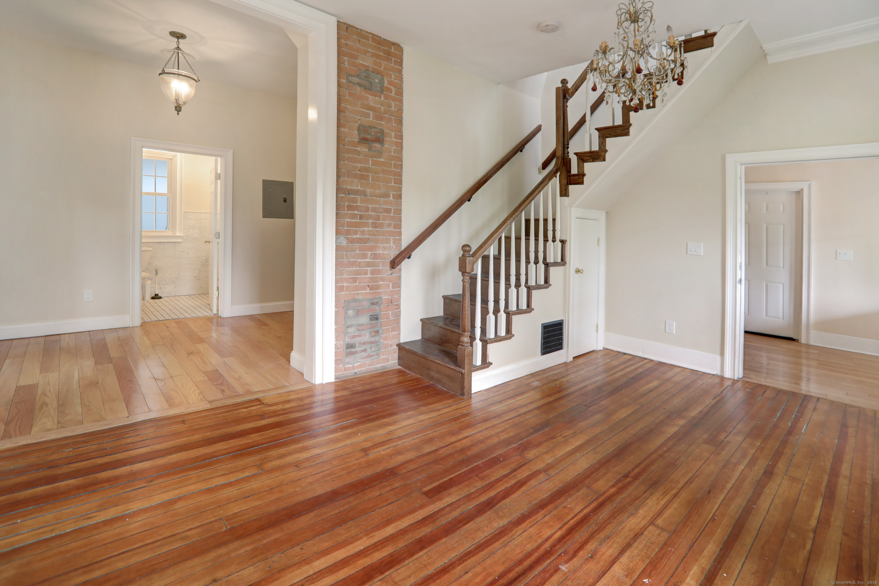 130 Murlyn Road Hamden, CT 06518 - Photo 9 of 40