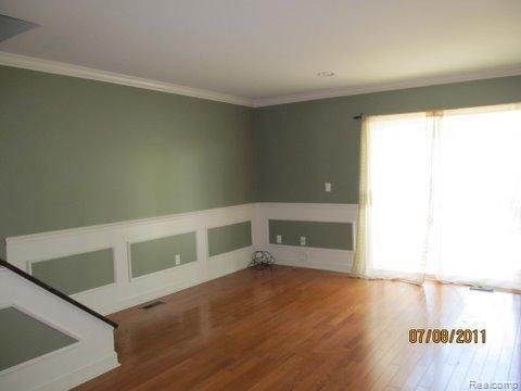 4374 15 Mile Road Sterling Heights, MI 48310 - Photo 6 of 6 20305900 living Room