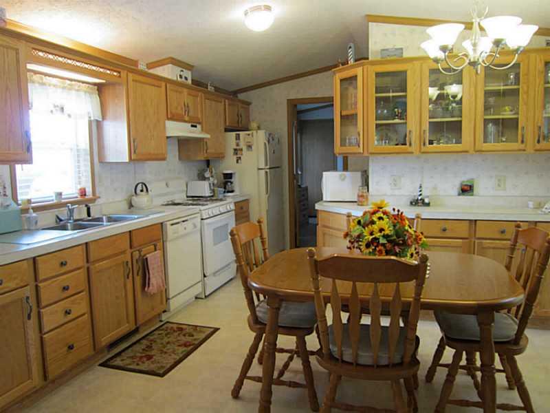121 Hindman Road Butler, PA 16001 - Photo 2 of 14 Kitchen.