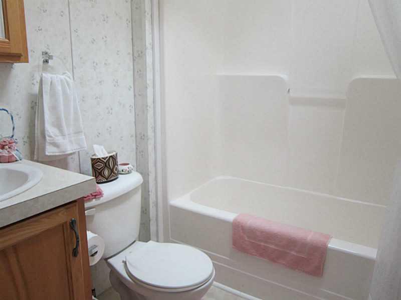 121 Hindman Road Butler, PA 16001 - Photo 14 of 14 Full Bath.