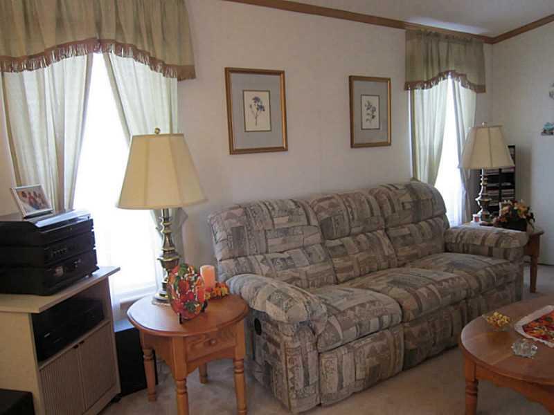 121 Hindman Road Butler, PA 16001 - Photo 3 of 14 Living Room.