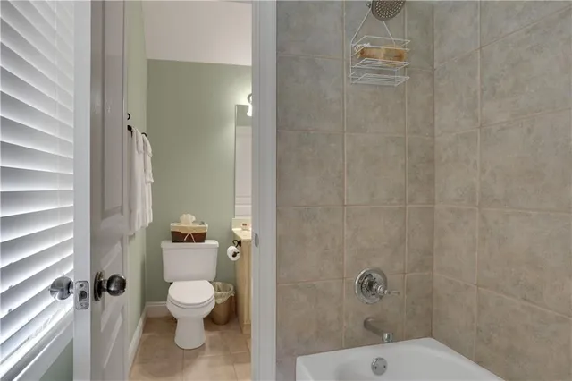 a picture of a bench in a white cabinet