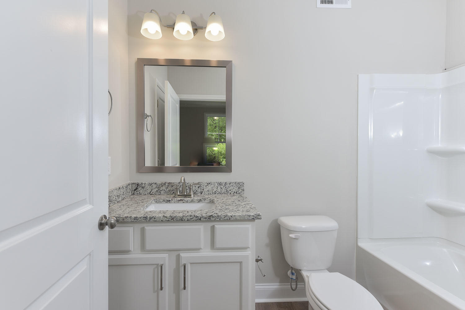 122 Rio Rose Circle Columbia, SC 29205 - Photo 6 of 8 Master Bathroom