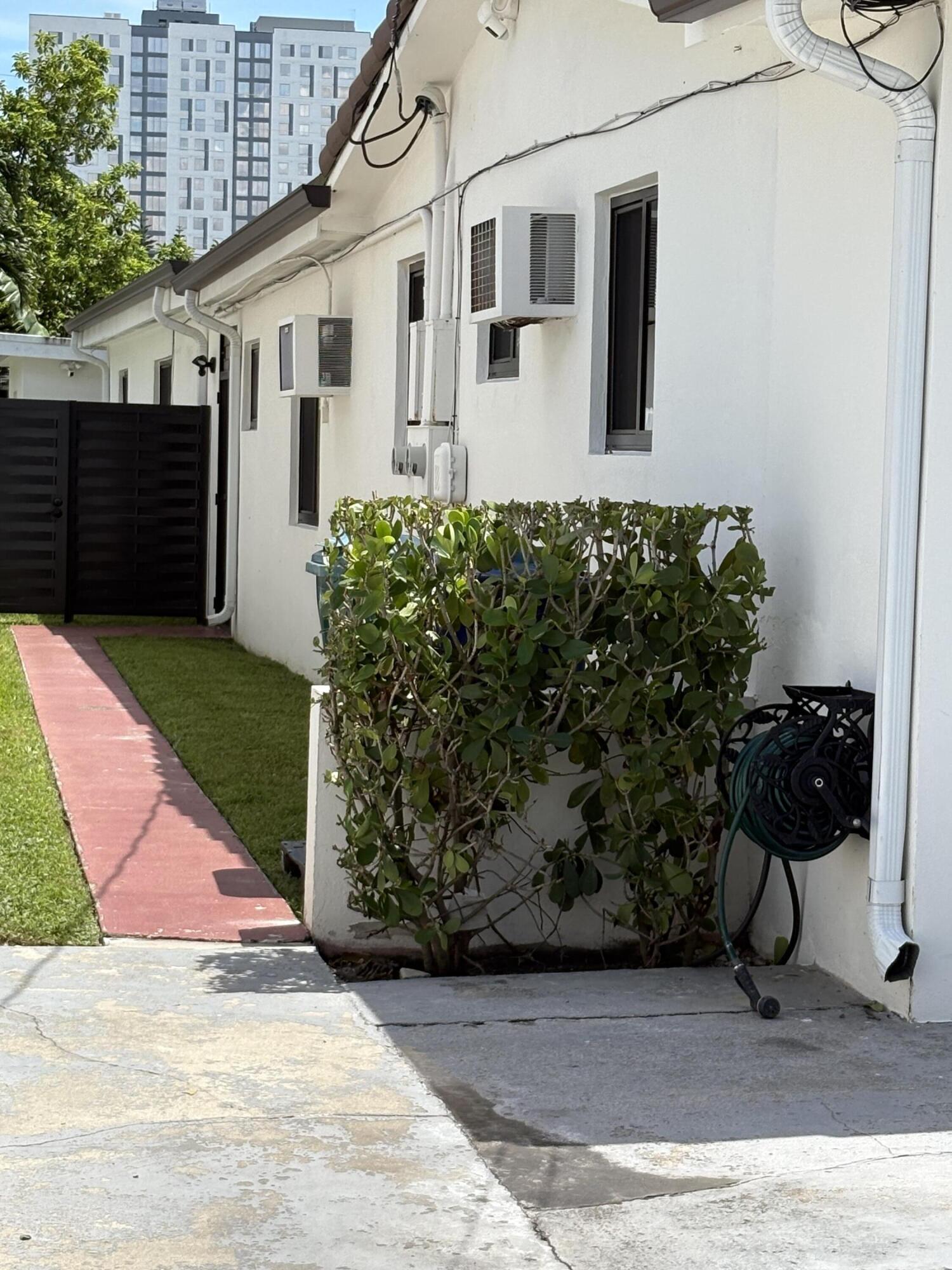 10928 Southwest 2nd Street Miami, FL 33174 - Photo 2 of 12 IMG_8125