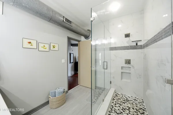 $800,000 | 440 Walnut Street, Unit 302, Knoxville, TN 37902