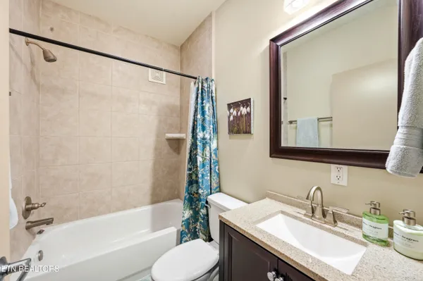 $800,000 | 440 Walnut Street, Unit 302, Knoxville, TN 37902