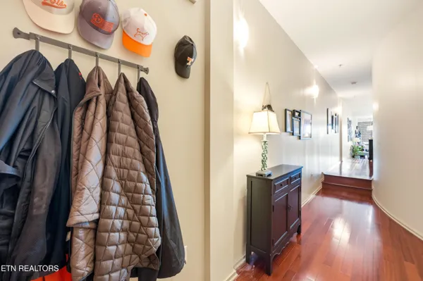 $800,000 | 440 Walnut Street, Unit 302, Knoxville, TN 37902