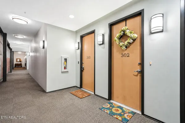 $800,000 | 440 Walnut Street, Unit 302, Knoxville, TN 37902