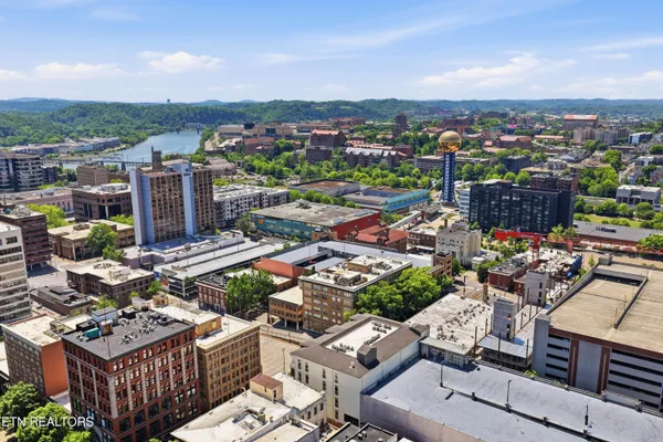 $800,000 | 440 Walnut Street, Unit 302, Knoxville, TN 37902