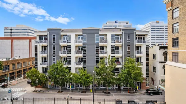 $800,000 | 440 Walnut Street, Unit 302, Knoxville, TN 37902