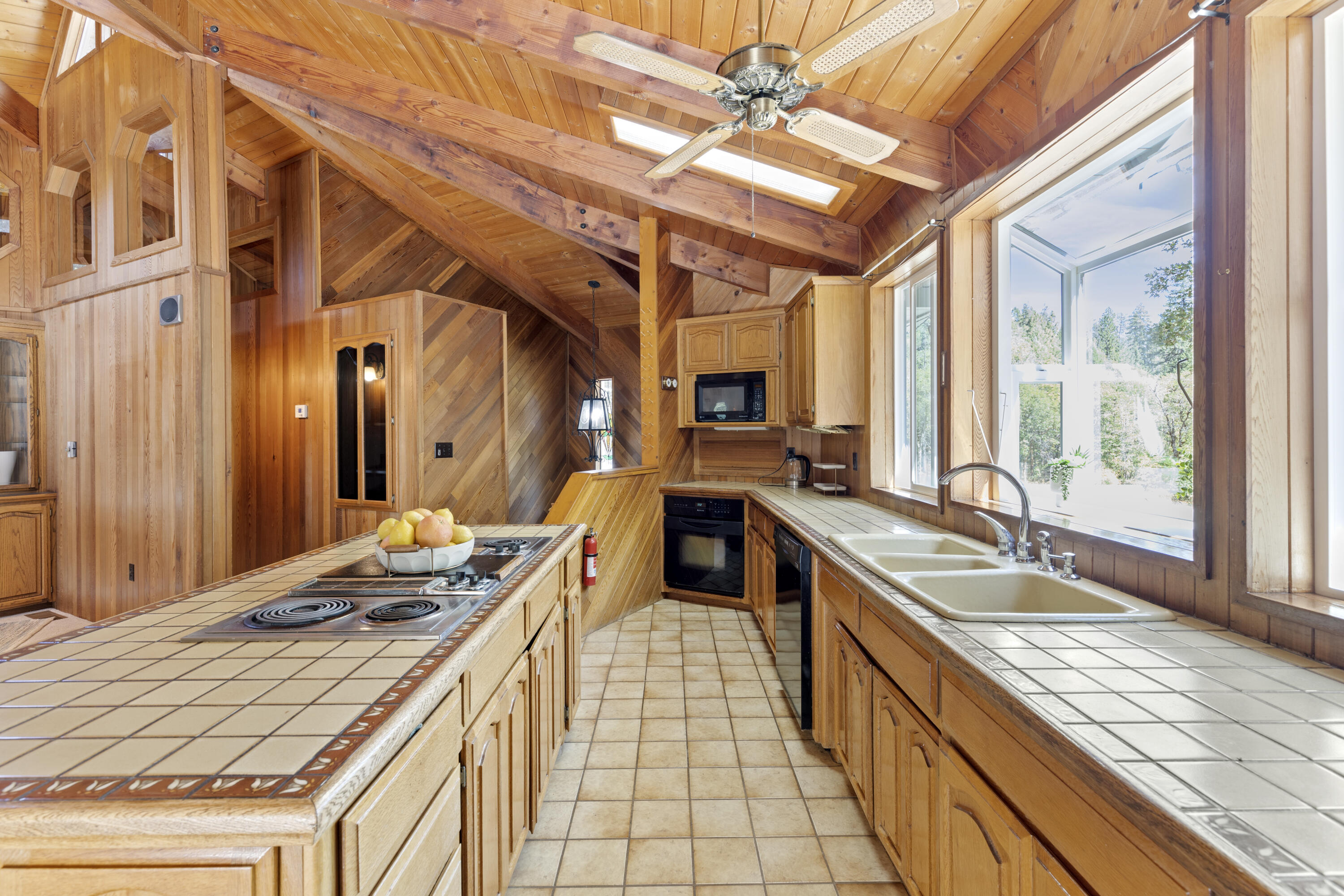 1211 Upper Powell Creek Road Williams, OR 97544 - Photo 12 of 43 Kitchen