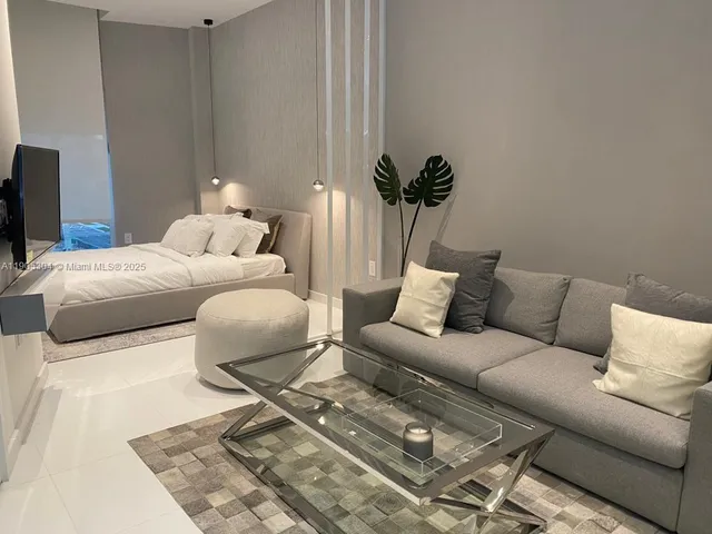 $3,275 | 851 Northeast 1st Avenue, Unit 508, Miami, FL 33132