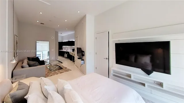 $3,275 | 851 Northeast 1st Avenue, Unit 508, Miami, FL 33132